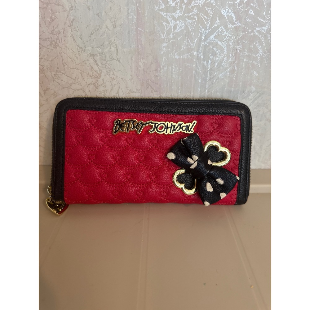 Betsey Johnson Red Quilted Heart Wallet Black Polka Dot Bow Zip Around